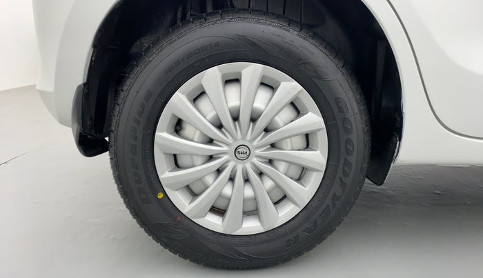 2018 Maruti Swift LXI D, Petrol, Manual, 12,659 km, Right Rear Wheel