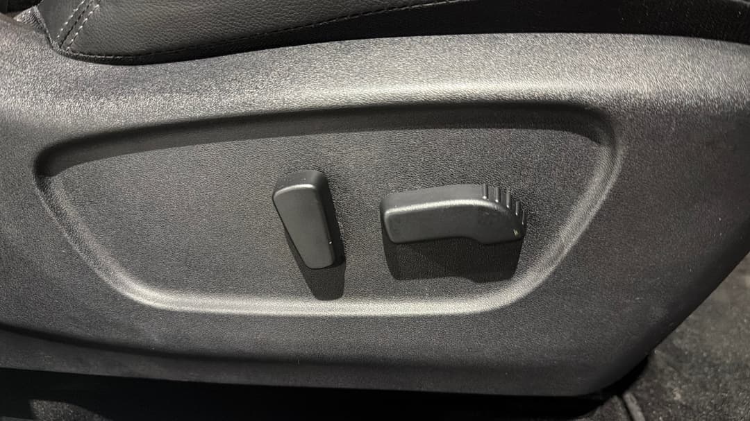 2017 Nissan Qashqai St-l, Automatic, 104027 km, Drivers Side Adjustment Panel