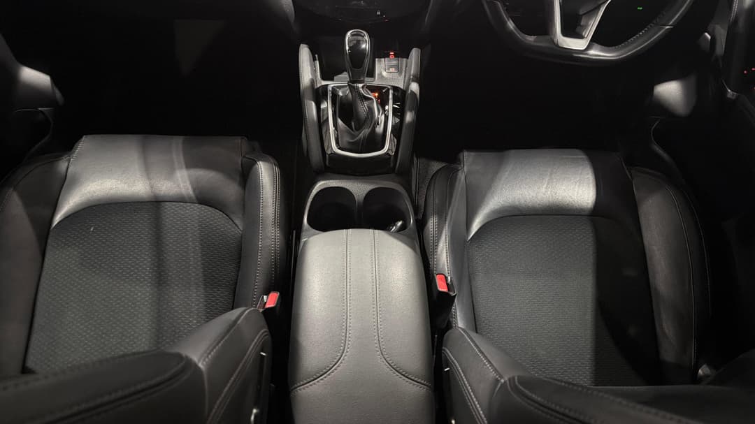 2017 Nissan Qashqai St-l, Automatic, 104027 km, Center Console