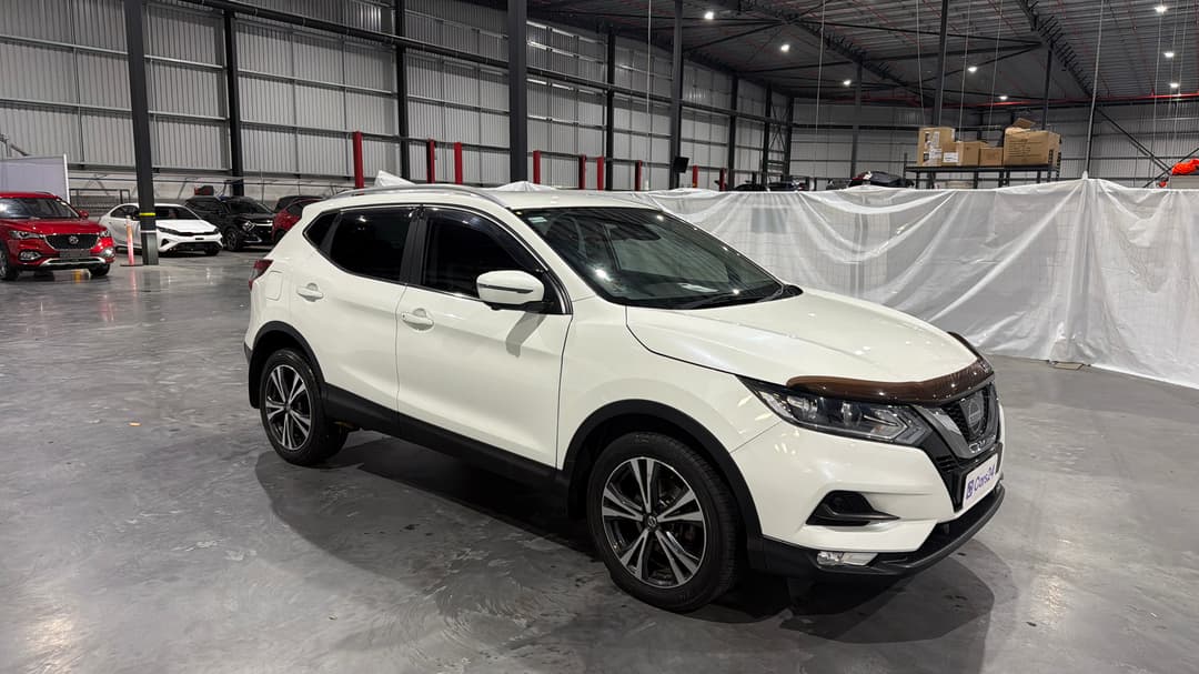 2017 Nissan Qashqai St-l, Automatic, 104027 km, Right Front Diagonal (45- Degree) View