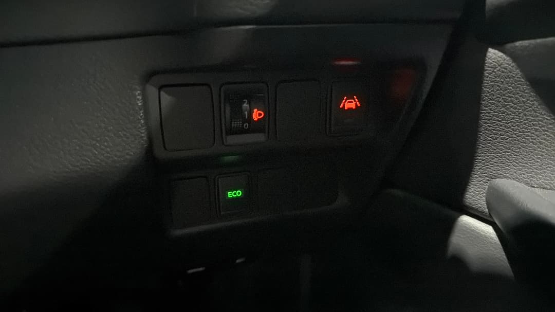 2017 Nissan Qashqai St-l, Automatic, 104027 km, Utility Switches/Buttons