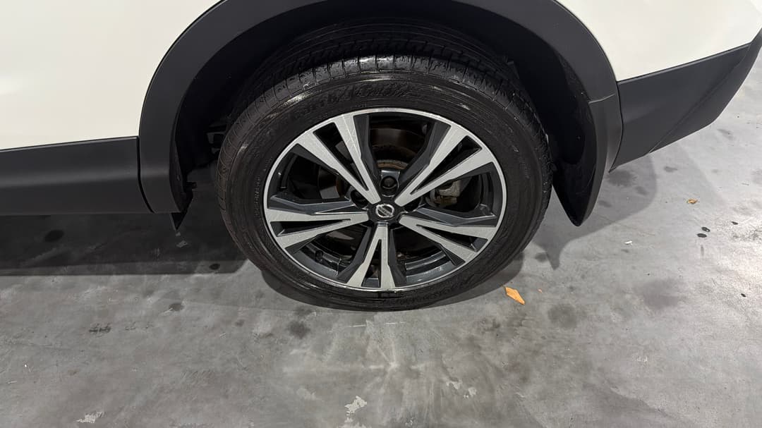 2017 Nissan Qashqai St-l, Automatic, 104027 km, Left Rear Wheel