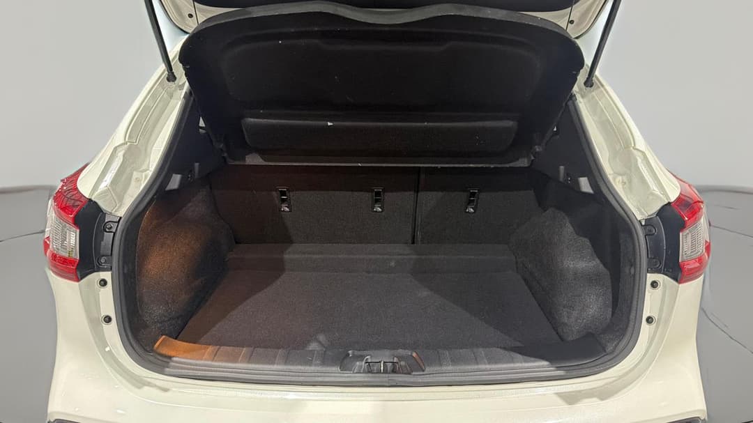 2017 Nissan Qashqai St-l, Automatic, 104027 km, Boot Inside View