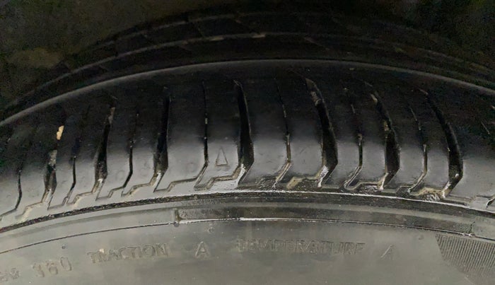 2016 Volkswagen Ameo HIGHLINE1.2L, Petrol, Manual, 36,744 km, Left Rear Tyre Tread
