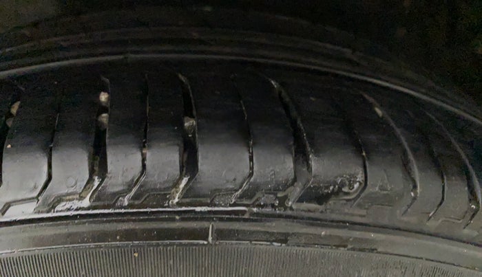 2016 Volkswagen Ameo HIGHLINE1.2L, Petrol, Manual, 36,744 km, Right Rear Tyre Tread