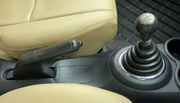 2014 Honda Amaze 1.2 SMT I VTEC, Petrol, Manual, 53,933 km, Gear Lever