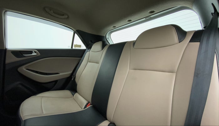 2019 Hyundai Elite i20 SPORTZ PLUS 1.2, Petrol, Manual, 67,449 km, Right Side Rear Door Cabin