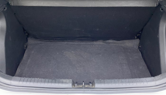 2019 Hyundai Elite i20 SPORTZ PLUS 1.2, Petrol, Manual, 67,449 km, Boot Inside