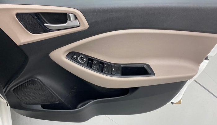 2019 Hyundai Elite i20 SPORTZ PLUS 1.2, Petrol, Manual, 67,449 km, Driver Side Door Panels Control