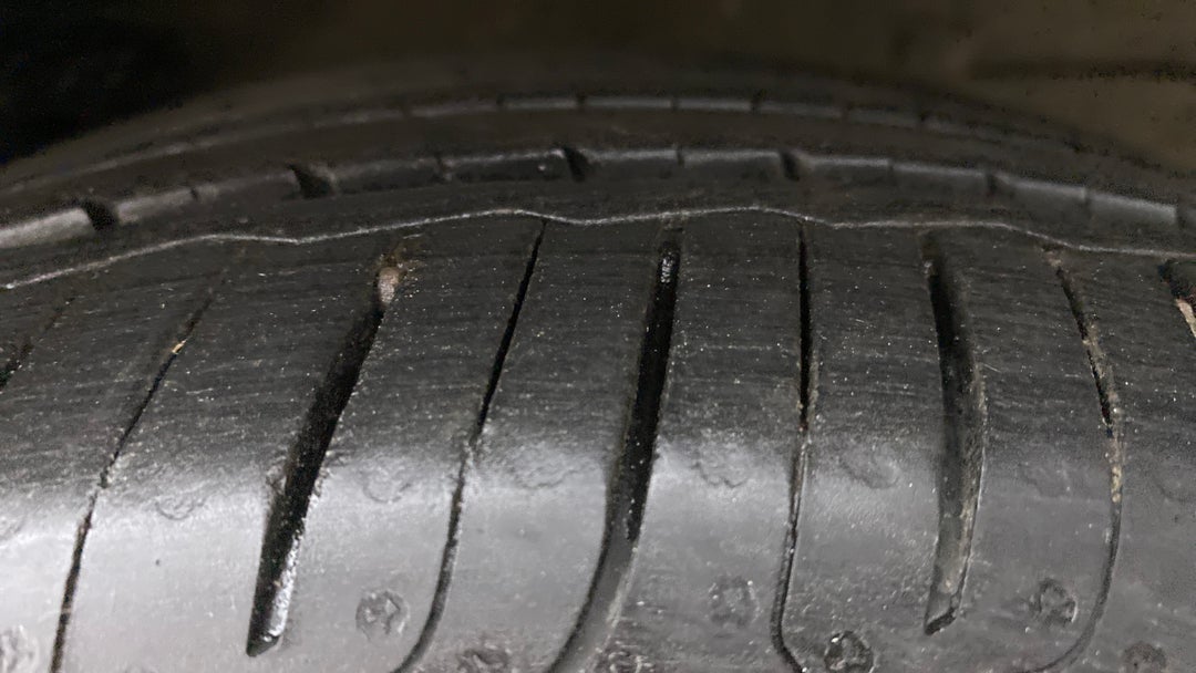Left Front Tyre Tread