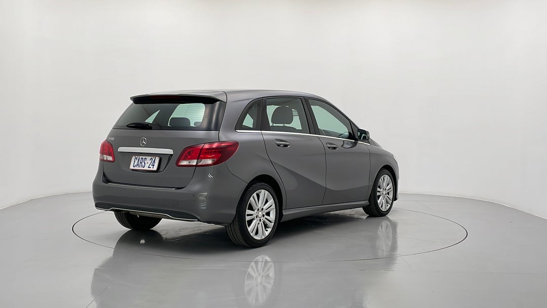 Right Back Diagonal (45- Degree) View