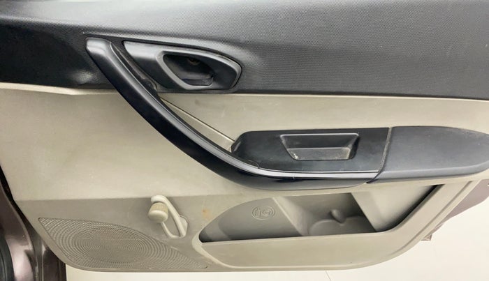 2017 Tata Tiago XE PETROL, Petrol, Manual, 43,483 km, Driver Side Door Panels Control