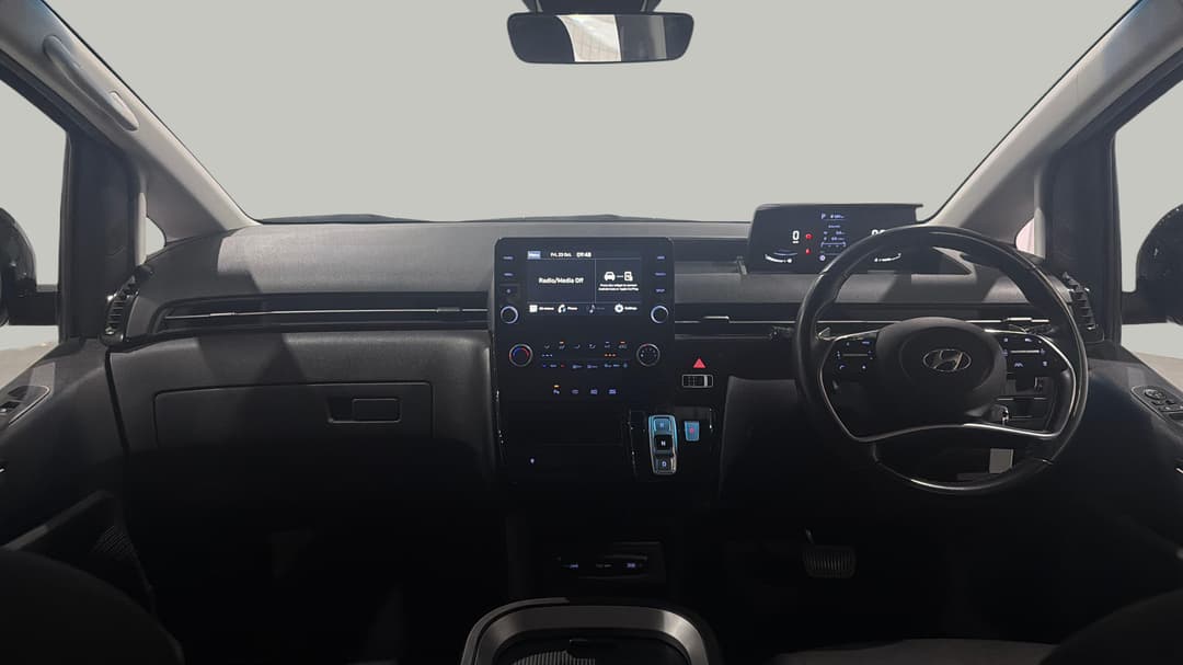 2022 Hyundai Staria Staria, Automatic, 83971 km, Dashboard View