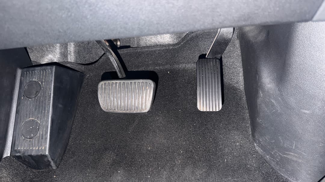 2022 Hyundai Staria Staria, Automatic, 83971 km, Pedals and Footmat
