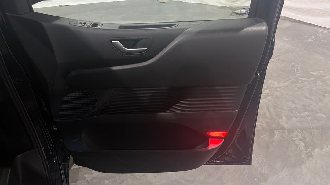 2022 Hyundai Staria Staria, Automatic, 83971 km, Speaker View