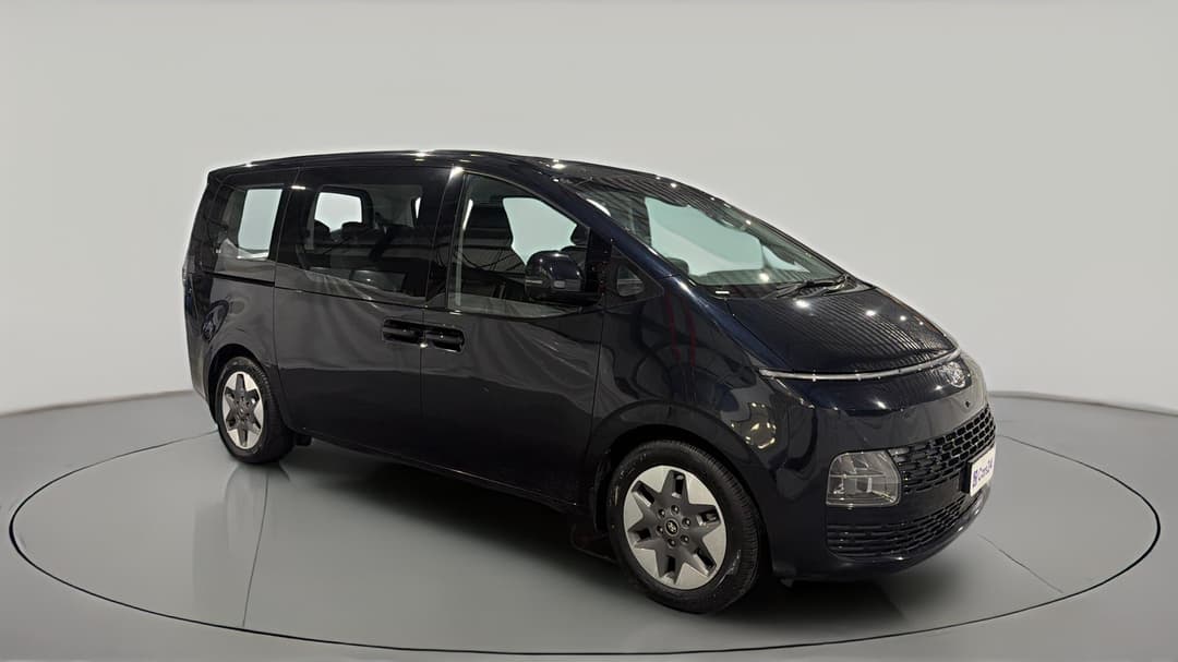 2022 Hyundai Staria Staria, Automatic, 83971 km, Right Front Diagonal (45- Degree) View