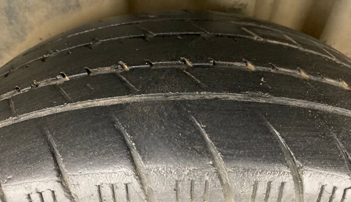 2014 Skoda Rapid ELEGANCE 1.6 MPFI MT, Petrol, Manual, 53,750 km, Left Rear Tyre Tread