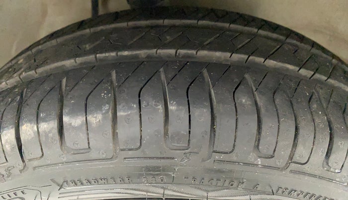 2016 Maruti Alto K10 VXI P, Petrol, Manual, 51,853 km, Right Front Tyre Tread