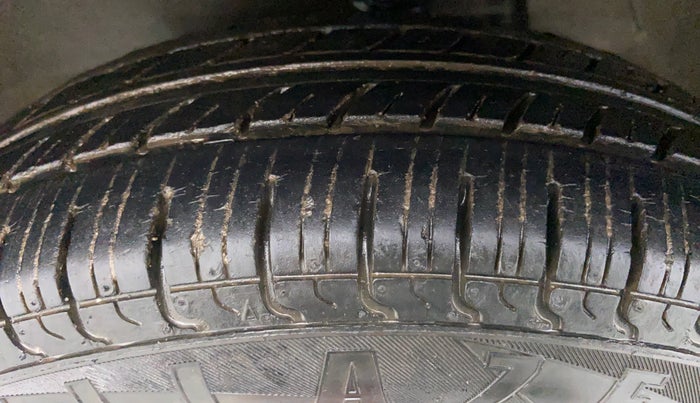 2016 Maruti Alto 800 LXI, Petrol, Manual, 5,089 km, Left Front Tyre Tread
