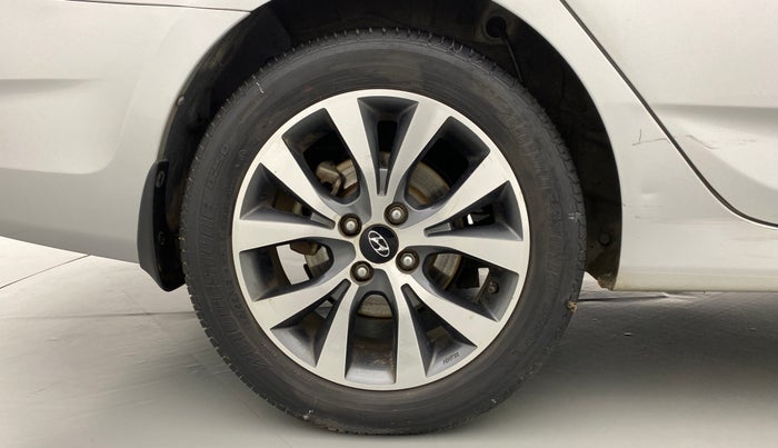 2013 Hyundai Verna FLUIDIC 1.6 SX VTVT, Petrol, Manual, 50,846 km, Right Rear Wheel