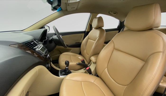 2013 Hyundai Verna FLUIDIC 1.6 SX VTVT, Petrol, Manual, 50,846 km, Right Side Front Door Cabin