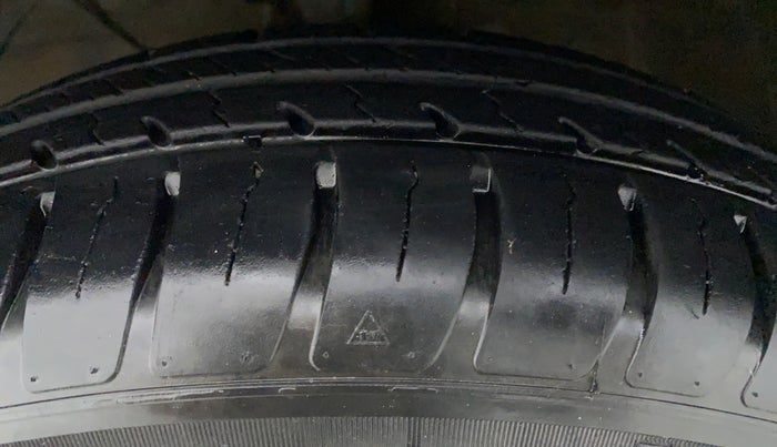 2019 Maruti Swift VXI D, Petrol, Manual, 12,270 km, Left Front Tyre Tread