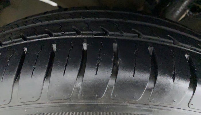 2019 Maruti Swift VXI D, Petrol, Manual, 12,270 km, Left Rear Tyre Tread