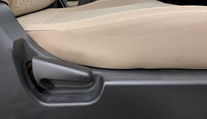 2018 Maruti Wagon R 1.0 VXI, Petrol, Manual, 44,143 km, Driver Side Adjustment Panel
