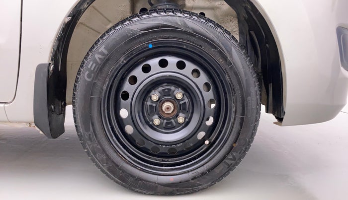 2018 Maruti Wagon R 1.0 VXI, Petrol, Manual, 44,143 km, Right Front Wheel