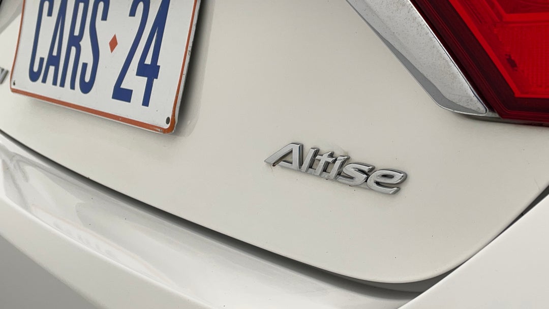 Badge (Boot Right Side)