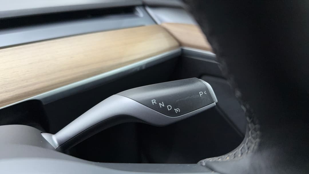 2023 Tesla Model Y Rear-wheel Drive, Automatic, 72983 km, Gear Lever 