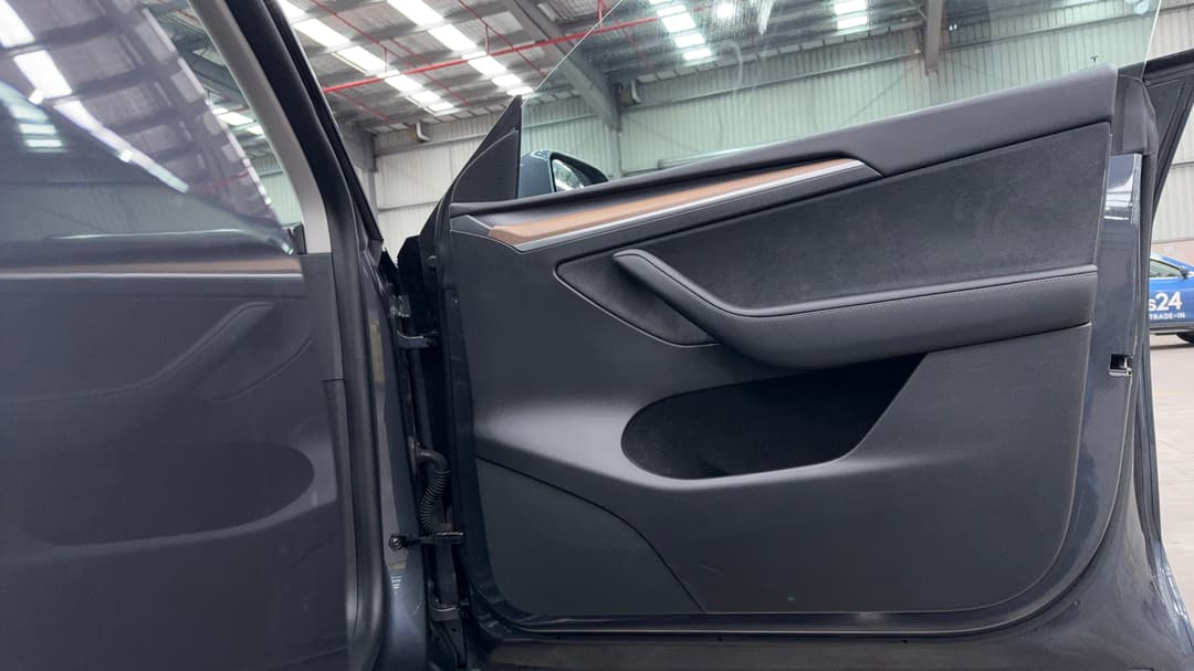 2023 Tesla Model Y Rear-wheel Drive, Automatic, 72983 km, Speaker View
