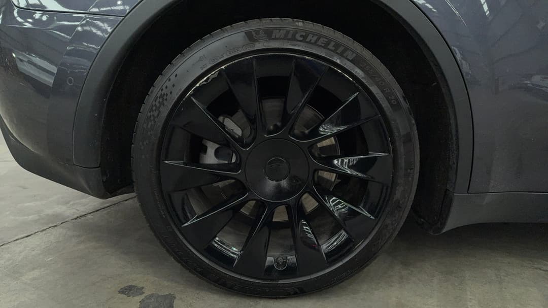 2023 Tesla Model Y Rear-wheel Drive, Automatic, 72983 km, Right Rear Wheel