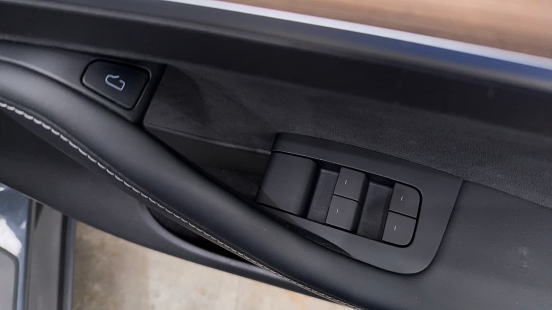 2023 Tesla Model Y Rear-wheel Drive, Automatic, 72983 km, Drivers Side Door Panel Controls