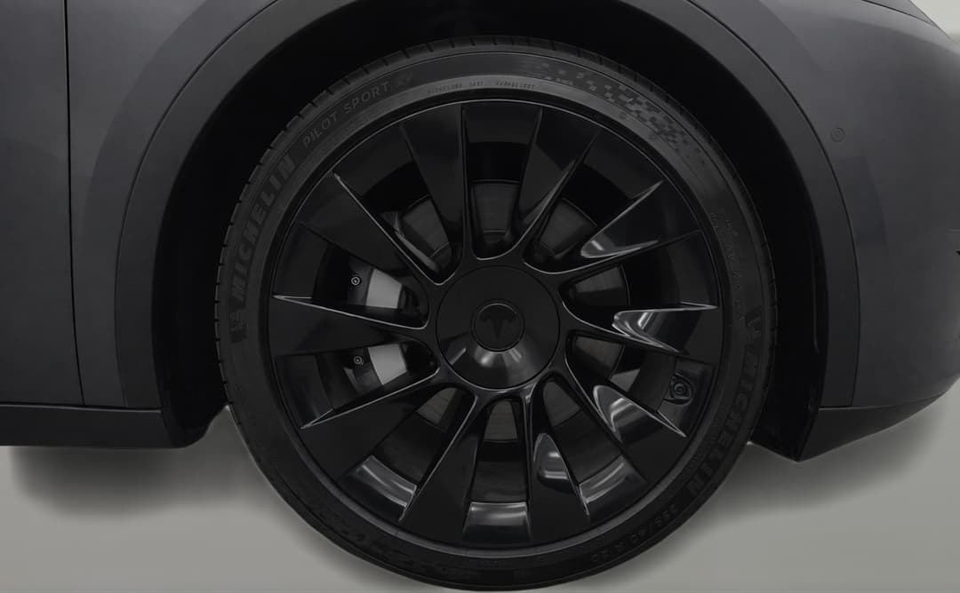 2023 Tesla Model Y Rear-wheel Drive, Automatic, 72983 km, Right Front Wheel