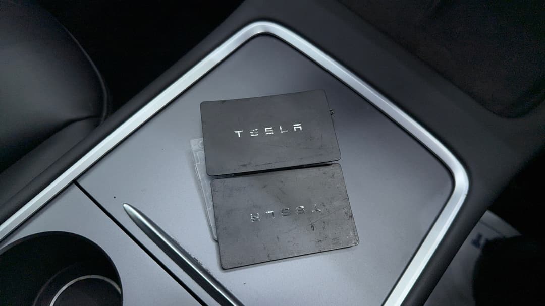 2023 Tesla Model Y Rear-wheel Drive, Automatic, 72983 km, Key Close-up