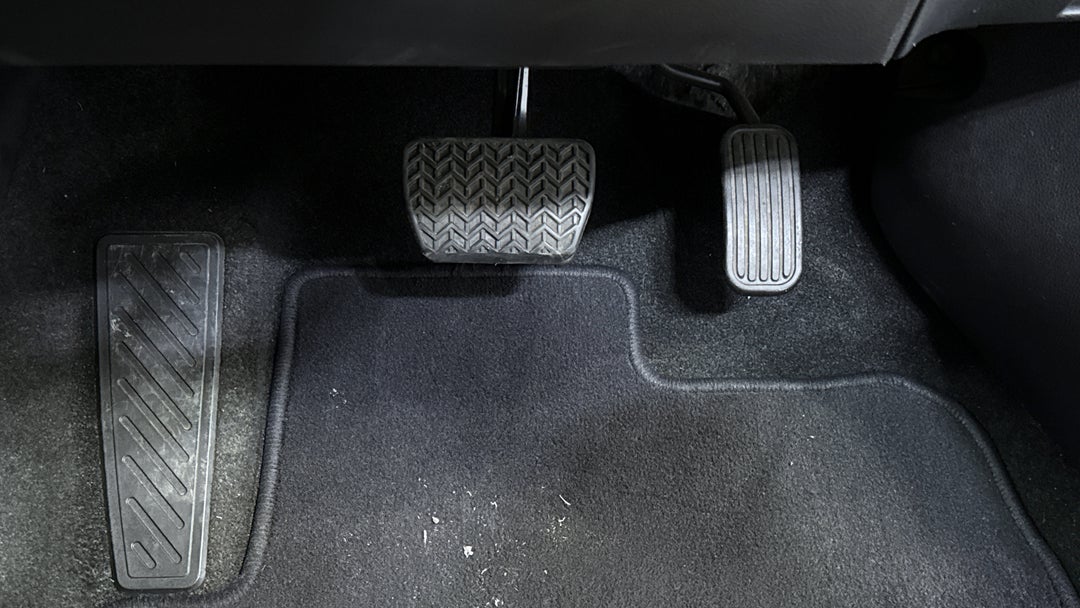 2024 Toyota Corolla Ascent Sport + Conv Pk Hybrid, Automatic, 25035 km, Pedals and Footmat