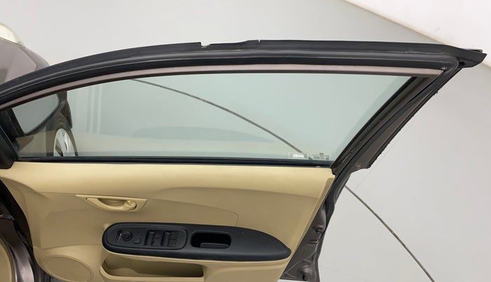 2015 Honda Amaze 1.2L I-VTEC S, Petrol, Manual, 77,720 km, Driver-side door - Beading has minor damage