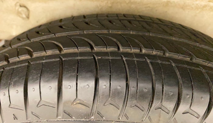 2017 Maruti OMNI E 8 STR, Petrol, Manual, 47,095 km, Left Rear Tyre Tread