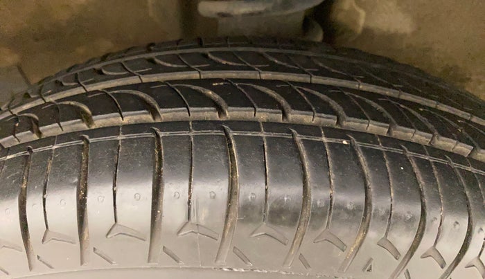 2017 Maruti OMNI E 8 STR, Petrol, Manual, 47,095 km, Right Front Tyre Tread