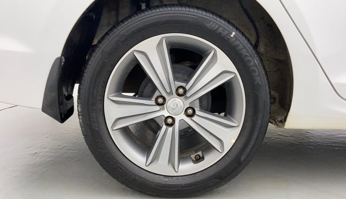 2018 Hyundai Verna 1.6 SX VTVT AT (O), Petrol, Automatic, 15,956 km, Right Rear Wheel