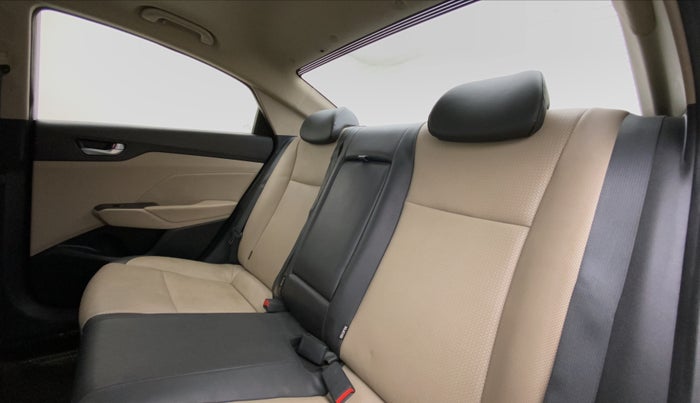2018 Hyundai Verna 1.6 SX VTVT AT (O), Petrol, Automatic, 15,956 km, Right Side Rear Door Cabin