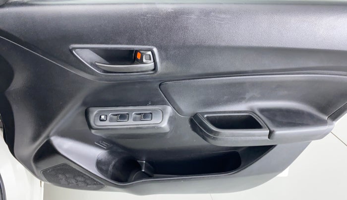 2019 Maruti Swift LXI D, Petrol, Manual, 49,793 km, Driver Side Door Panels Control