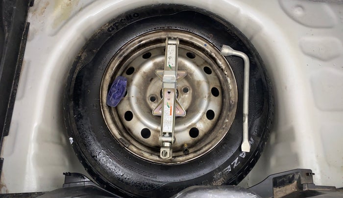 2019 Maruti Swift LXI D, Petrol, Manual, 49,793 km, Spare Tyre