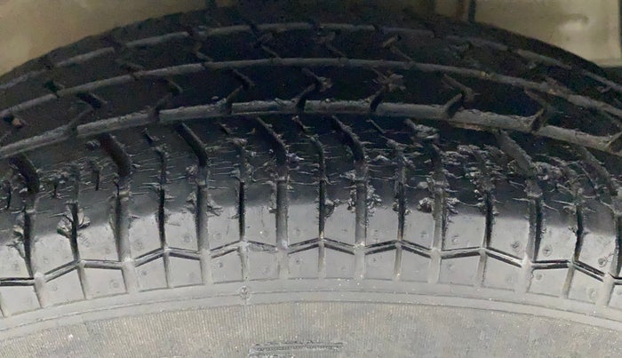 2013 Maruti Swift Dzire VXI, Petrol, Manual, 33,497 km, Right Front Tyre Tread