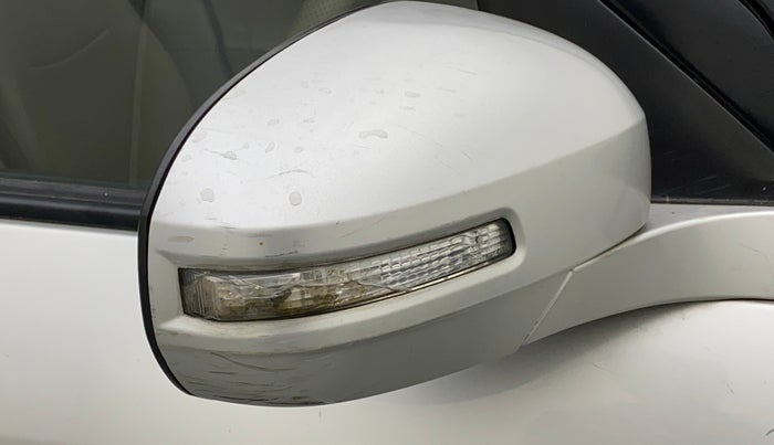 2013 Maruti Swift Dzire VXI, Petrol, Manual, 33,497 km, Right rear-view mirror - Indicator light has minor damage