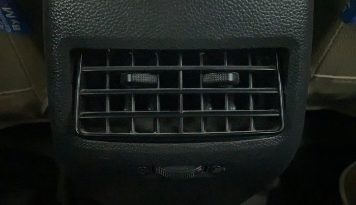 2018 Hyundai Elite i20 ASTA 1.2 AT, Petrol, Automatic, 20,001 km, Rear AC vent