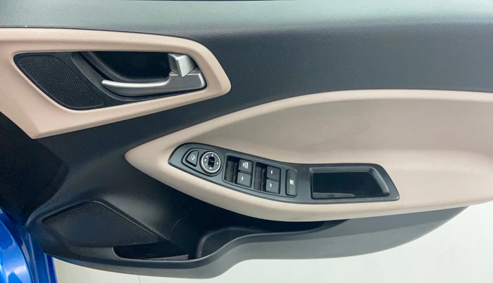 2018 Hyundai Elite i20 ASTA 1.2 AT, Petrol, Automatic, 20,001 km, Driver Side Door Panels Controls