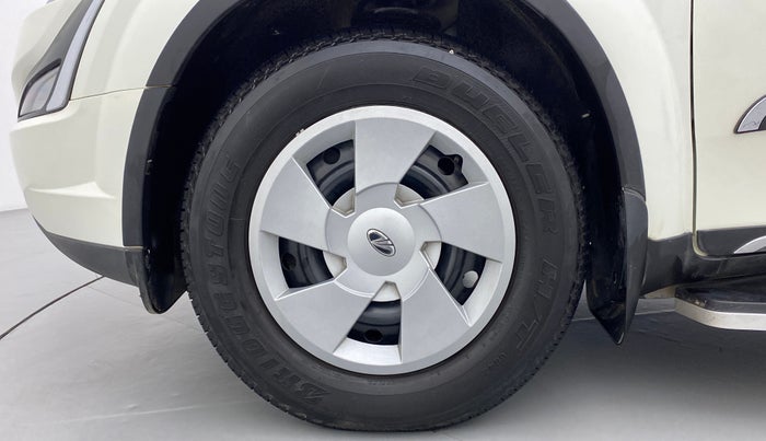 2020 Mahindra XUV500 W7 FWD, Diesel, Manual, 18,613 km, Left Front Wheel