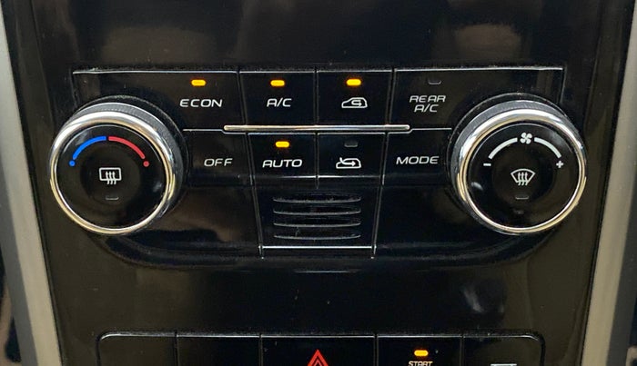 2020 Mahindra XUV500 W7 FWD, Diesel, Manual, 18,613 km, Automatic Climate Control